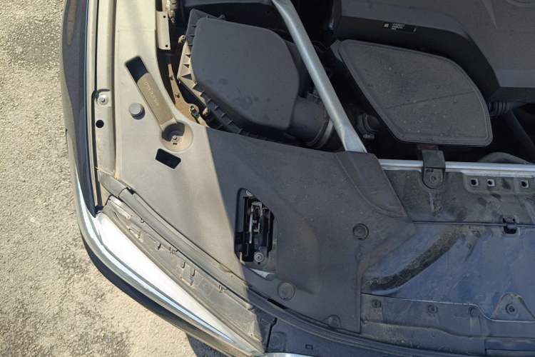 Used BMW 5 Series 2020 530Li xDrive M Sport Package Engine Bay Right