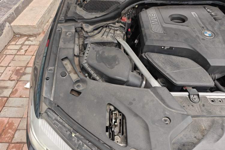 Used BMW 5 Series 2020 525Li M Sport Package Engine Bay Right