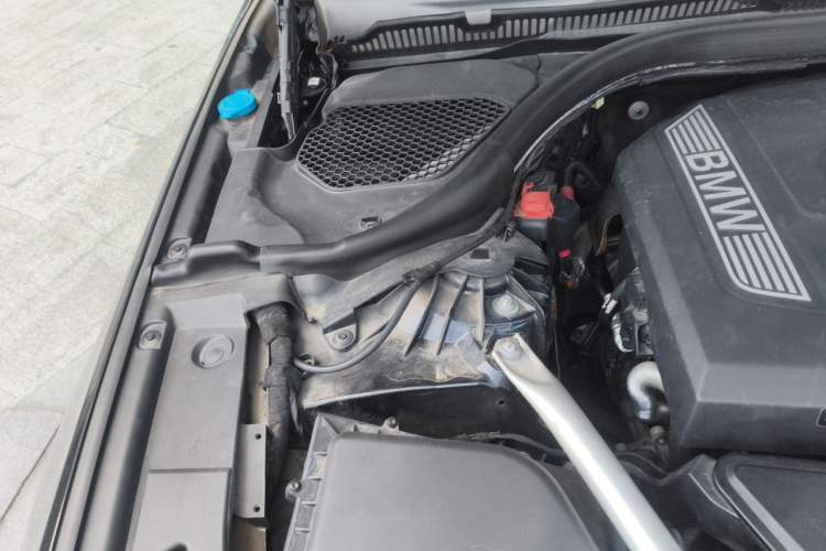 Used BMW 5 Series 2020 530Li Leading Edition Luxury Package Engine Bay Right