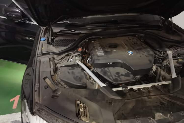 Used BMW 5 Series 2020 525Li M Sport Package Engine Bay Right