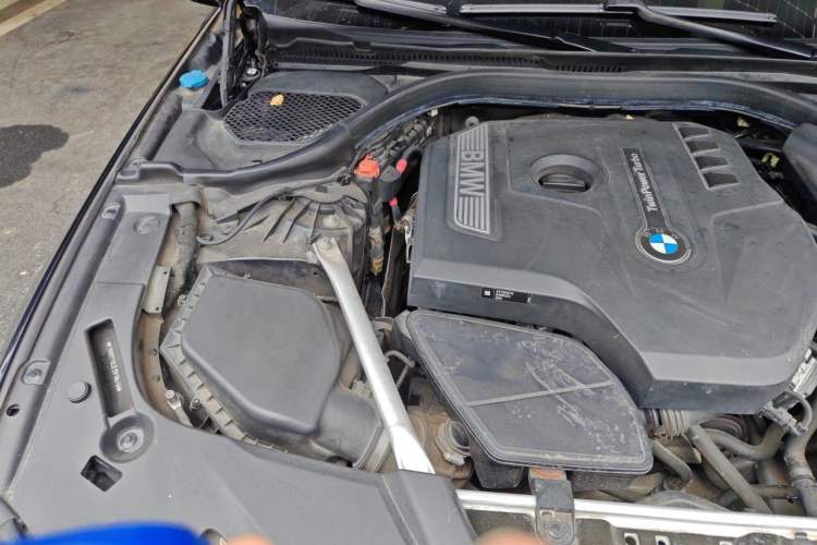 Used BMW 5 Series 2020 525Li M Sport Package Engine Bay Right