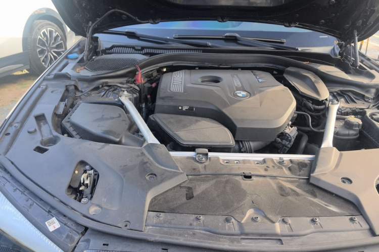 Used BMW 5 Series 2020 525Li M Sport Package Engine Bay Right