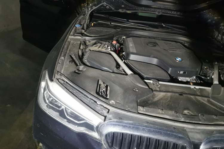 Used BMW 5 Series 2020 525i M Sport Package Engine Bay Right