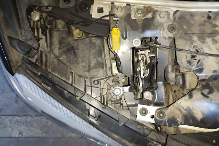 Used BMW 5 Series 2020 525Li M Sport Package Engine Bay Right