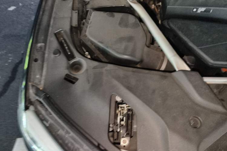 Used BMW 5 Series 2020 530Li Leading Edition Luxury Package Engine Bay Right