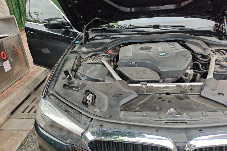 Used BMW 5 Series 2020 525Li M Sport Package Engine Bay Right