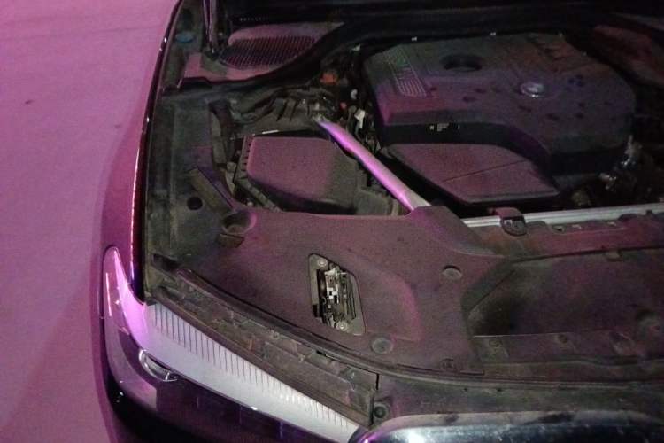 Used BMW 5 Series 2020 525Li M Sport Package Engine Bay Right