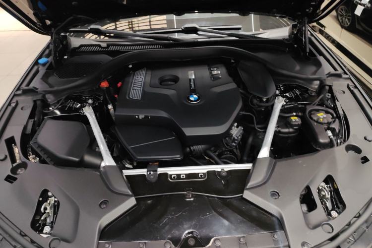 Used BMW 5 Series 2020 525Li M Sport Package Engine Bay