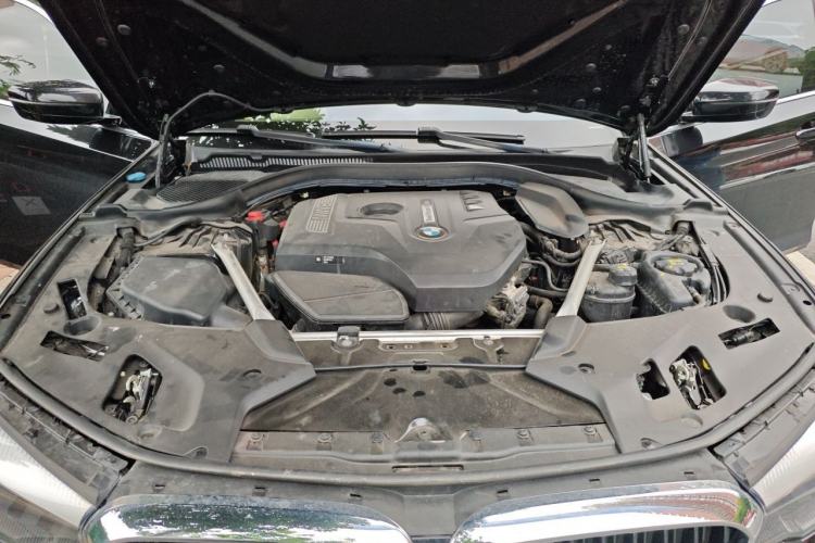 Used BMW 5 Series 2020 525Li M Sport Package Engine Bay