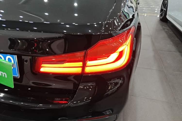 Used BMW 5 Series 2020 530Li Leading Model M Sport Package Exterior 1
