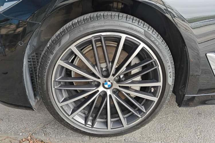 Used BMW 5 Series 2020 530Li Leading Model M Sport Package Exterior 2