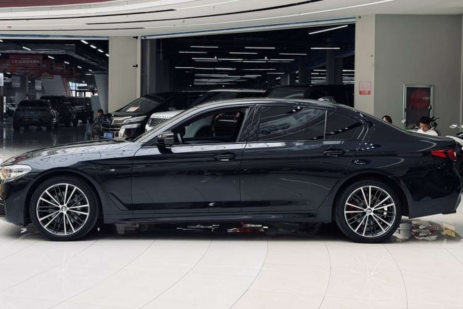 Used BMW 5 Series 2020 530Li Executive M Sport Package Exterior 2