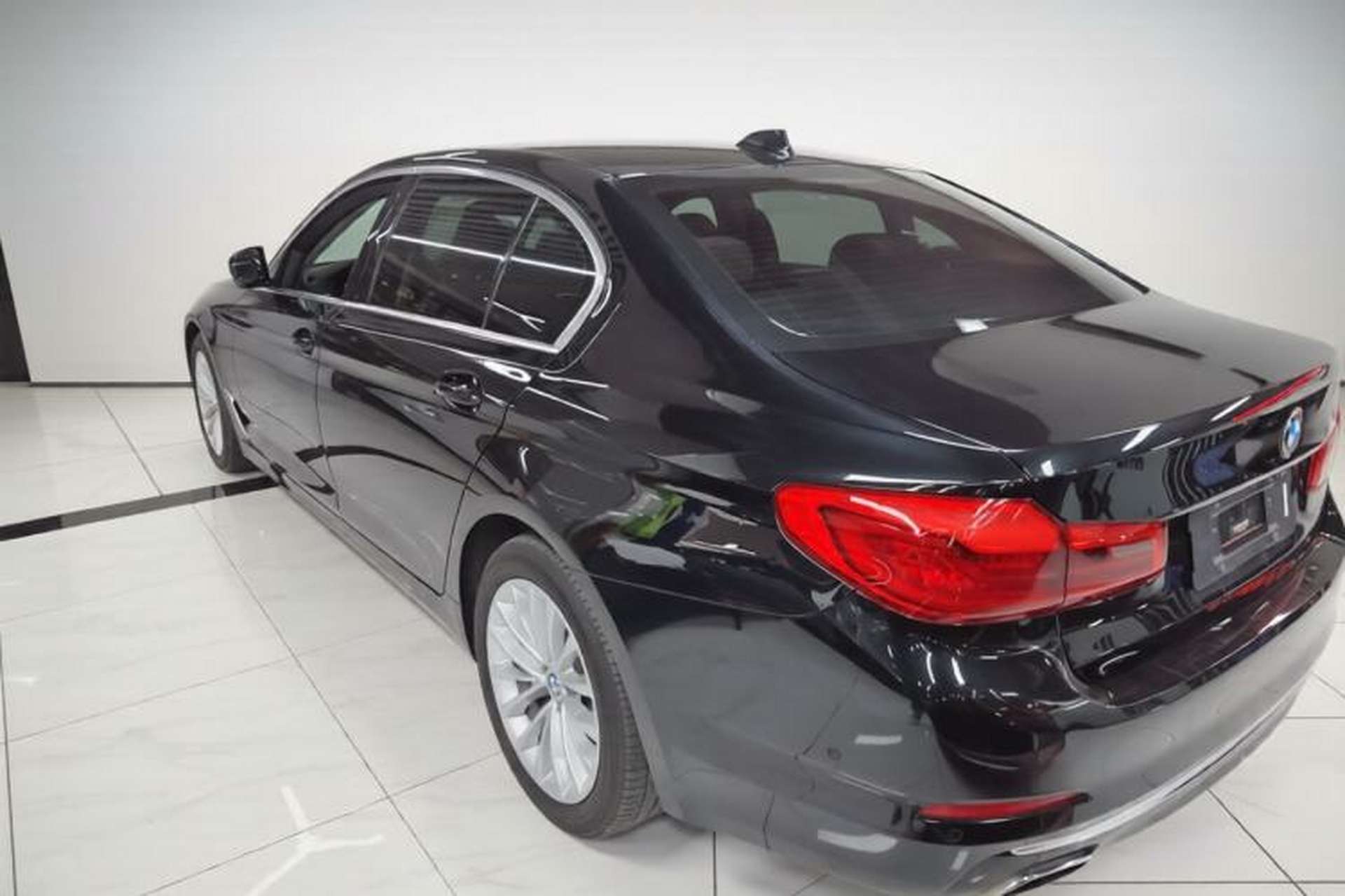 Used BMW 5 Series 2020 530Li Leading Edition Luxury Package Exterior 2