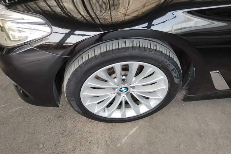 Used BMW 5 Series 2020 530Li Leading Edition Luxury Package Exterior 2