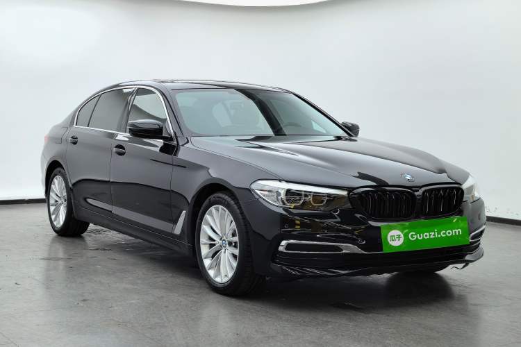 Used BMW 5 Series 2020 525Li Luxury Package Exterior 3