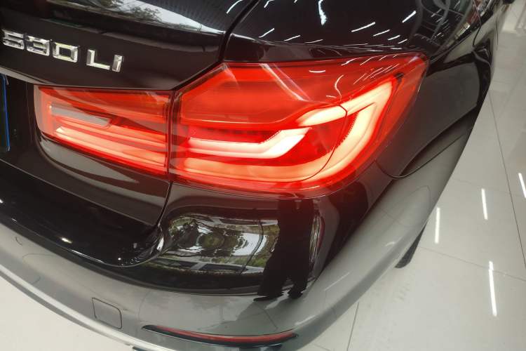 Used BMW 5 Series 2020 530Li Leading Edition Luxury Package Exterior 3