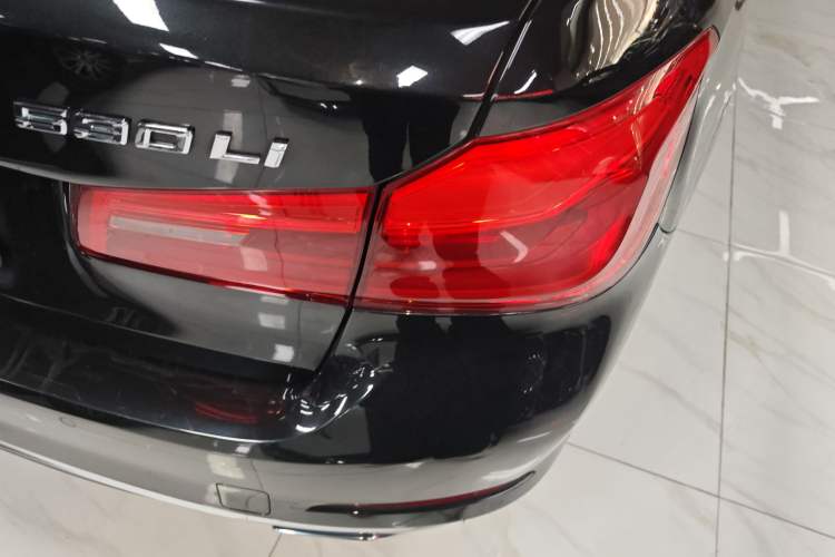 Used BMW 5 Series 2020 530Li Leading Edition Luxury Package Exterior 3