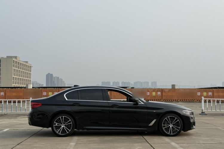 Used BMW 5 Series 2020 530Li Leading Model M Sport Package Exterior 3