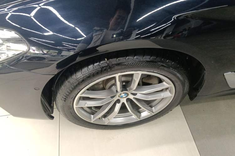 Used BMW 5 Series 2020 525Li M Sport Package Exterior 4
