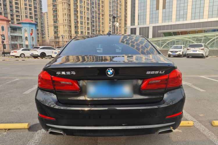 Used BMW 5 Series 2020 525Li Luxury Package Exterior 4