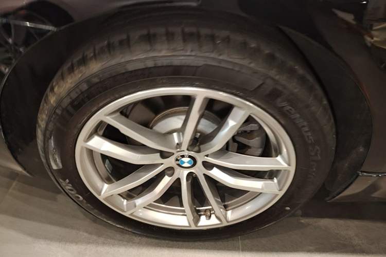 Used BMW 5 Series 2020 525Li M Sport Package Exterior 5