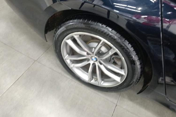 Used BMW 5 Series 2020 525Li M Sport Package Exterior 5