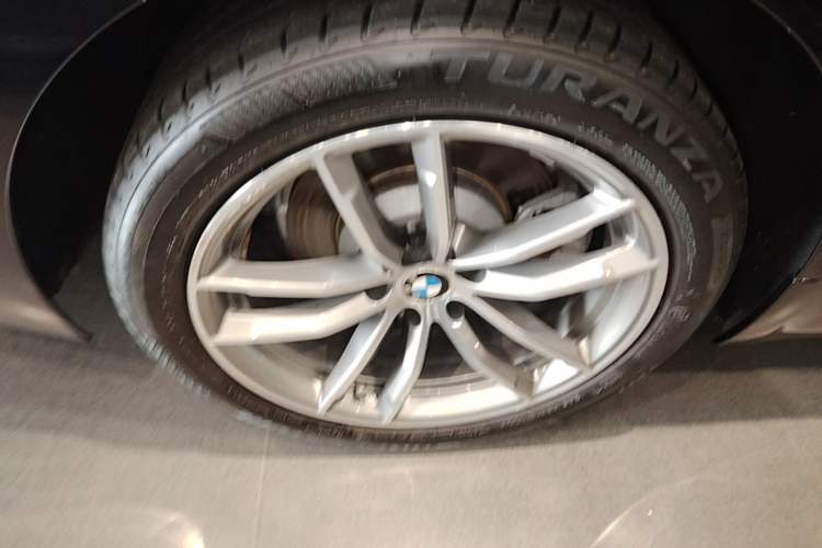 Used BMW 5 Series 2020 525Li M Sport Package Exterior 5