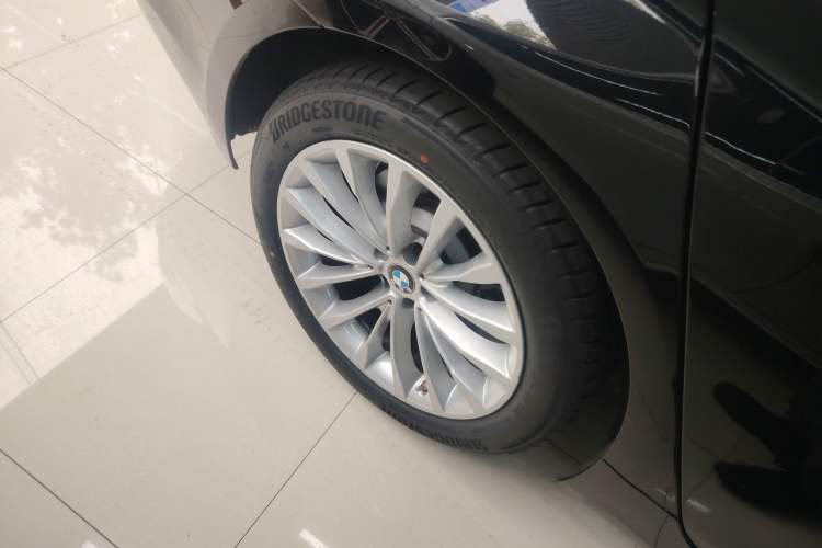 Used BMW 5 Series 2020 530Li Leading Edition Luxury Package Exterior 5