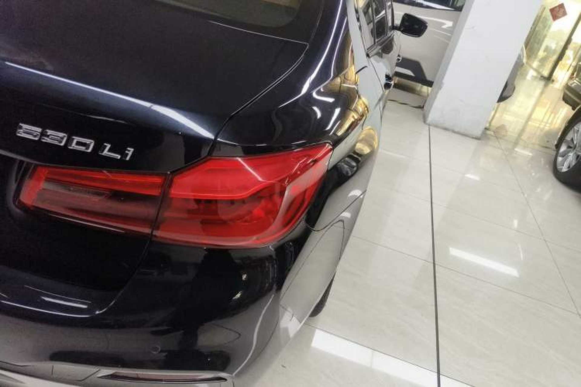 Used BMW 5 Series 2020 530Li Leading Model M Sport Package Exterior 6