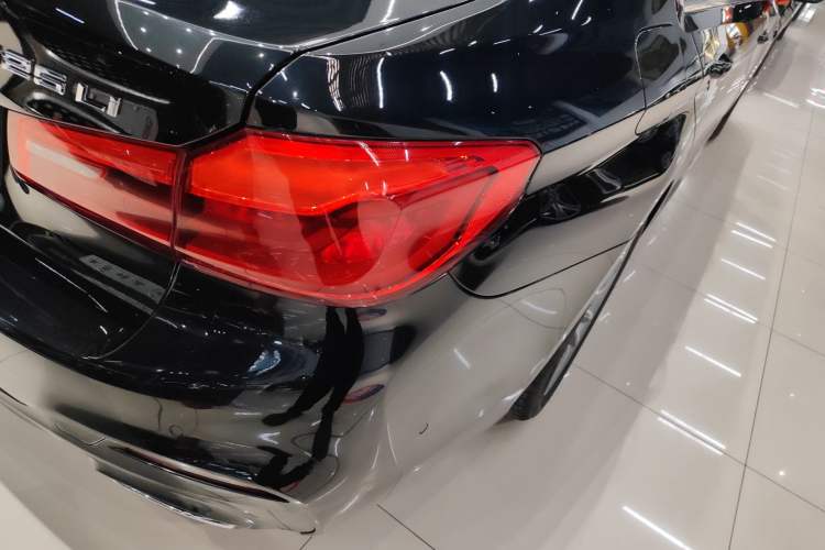 Used BMW 5 Series 2020 525Li M Sport Package Exterior 6