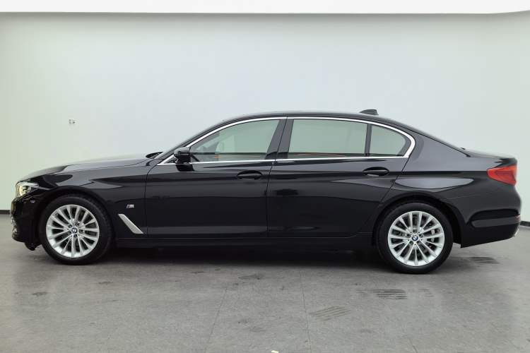 Used BMW 5 Series 2020 525Li Luxury Package Exterior 8