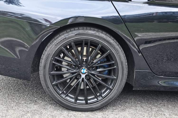 Used BMW 5 Series 2020 530i Sport Line M Sport Package Exterior 8
