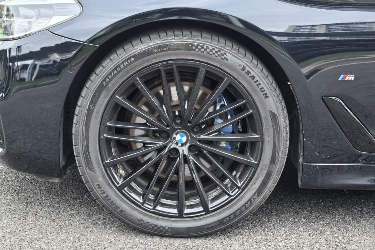 Used BMW 5 Series 2020 530i Sport Line M Sport Package Exterior 9
