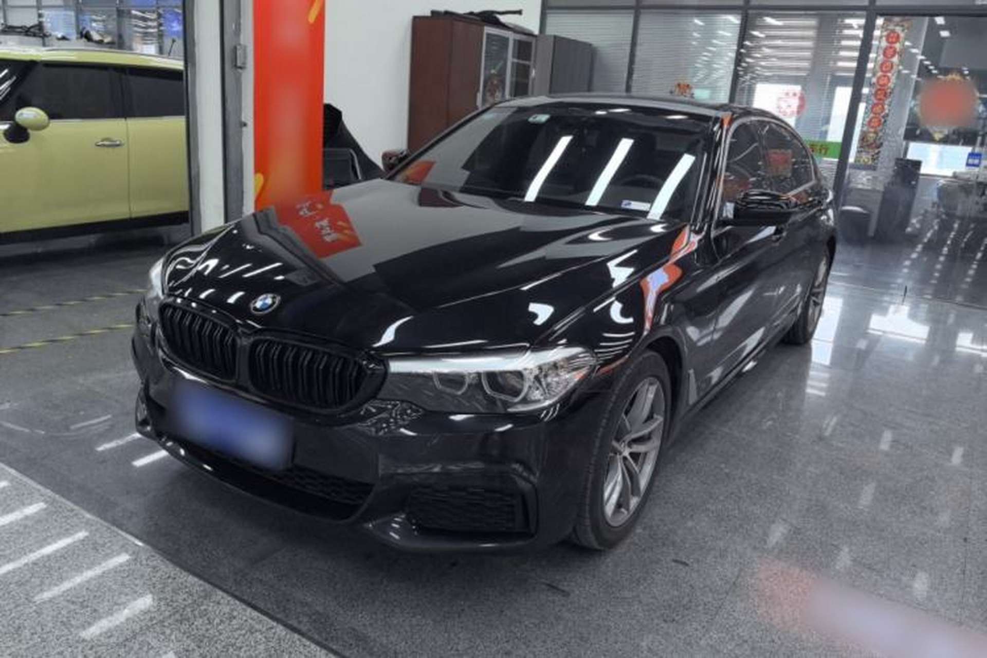 Used BMW 5 Series 2020 525Li M Sport Package Front Left 45 Deg
