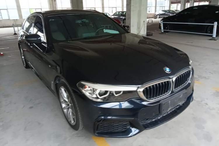 Used BMW 5 Series 2020 525Li M Sport Package Front Right 45 Deg