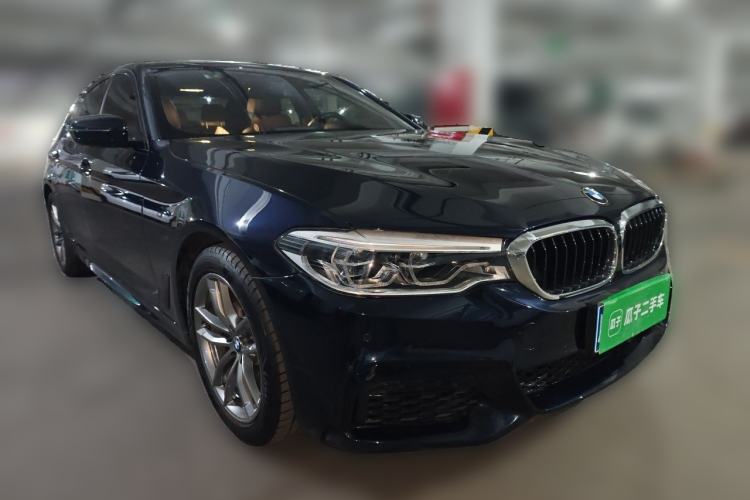 Used BMW 5 Series 2020 525i M Sport Package Front Right 45 Deg