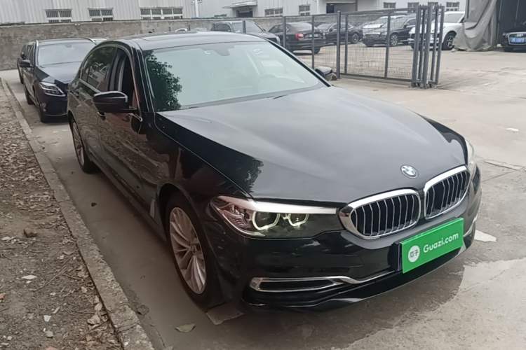 Used BMW 5 Series 2020 525Li Luxury Package Front Right 45 Deg