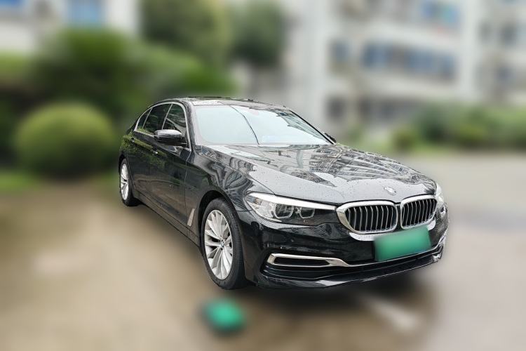 Used BMW 5 Series 2020 525Li Luxury Package Front Right 45 Deg