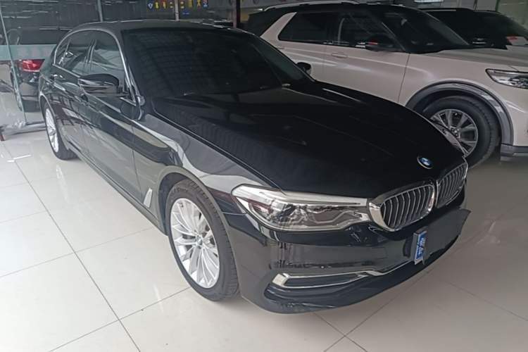 Used BMW 5 Series 2020 530Li Luxury Edition Premium Package Front Right 45 Deg