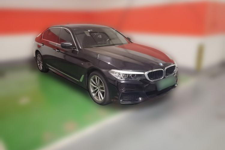 Used BMW 5 Series 2020 525Li M Sport Package Front Right 45 Deg