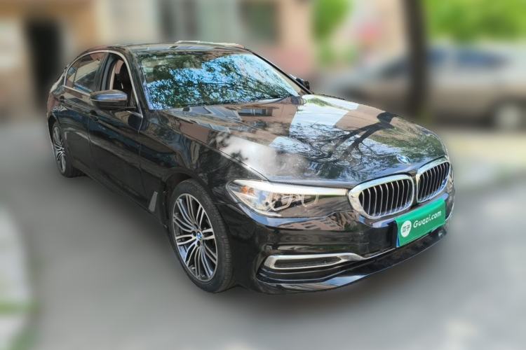Used BMW 5 Series 2020 525Li Luxury Package Front Right 45 Deg