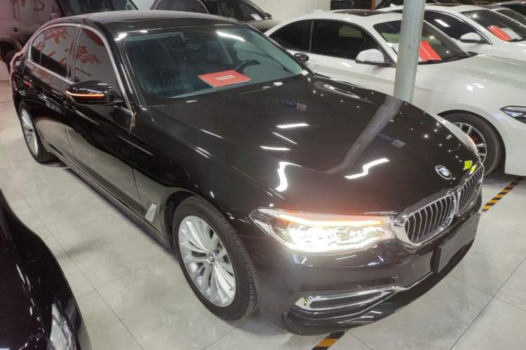 Used BMW 5 Series 2020 530Li Leading Edition Luxury Package Front Right 45 Deg
