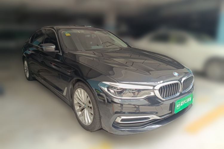 Used BMW 5 Series 2020 530Li Luxury Edition Premium Package Front Right 45 Deg