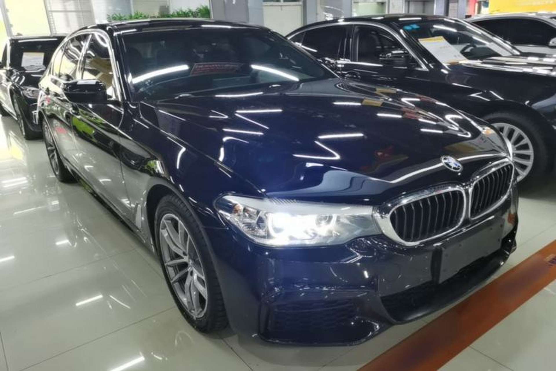 Used BMW 5 Series 2020 525Li M Sport Package Front Right 45 Deg