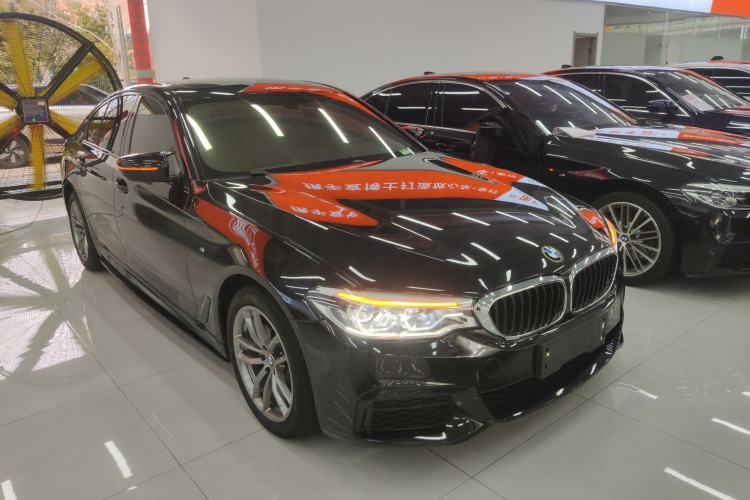 Used BMW 5 Series 2020 525i M Sport Package Front Right 45 Deg