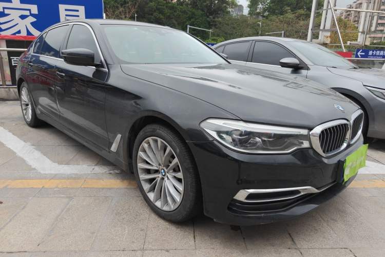 Used BMW 5 Series 2020 530Li Luxury Edition Premium Package Front Right 45 Deg