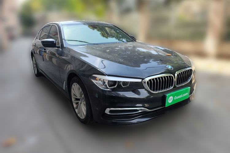 Used BMW 5 Series 2020 525Li Luxury Package Front Right 45 Deg