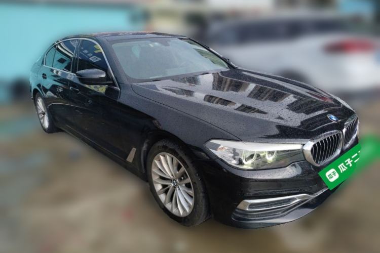 Used BMW 5 Series 2020 525Li Luxury Package Front Right 45 Deg