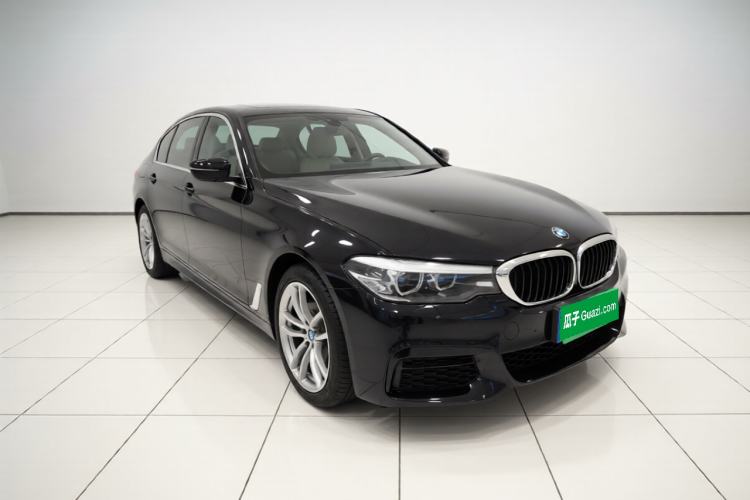 Used BMW 5 Series 2020 525Li M Sport Package Front Right 45 Deg