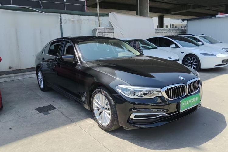 Used BMW 5 Series 2020 530Li Luxury Edition Premium Package Front Right 45 Deg